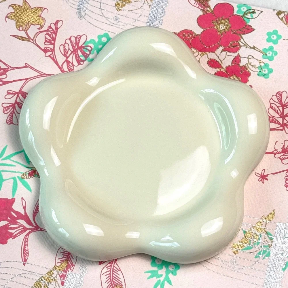 N/A glossy ceramic